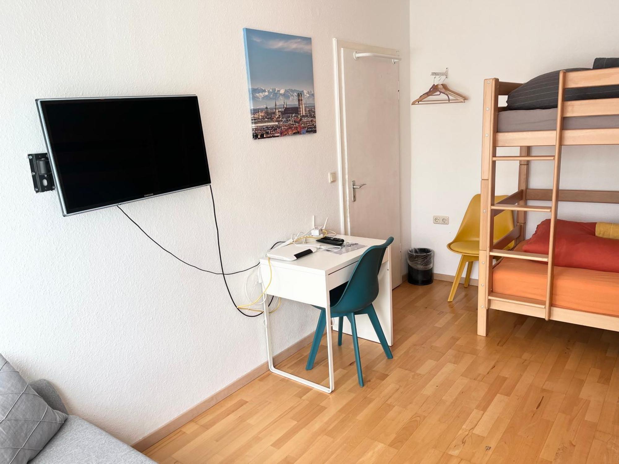 Gemuetliche Privatzimmer Mit Geteiltem Bad, Kueche Und Garten Мюнхен Экстерьер фото